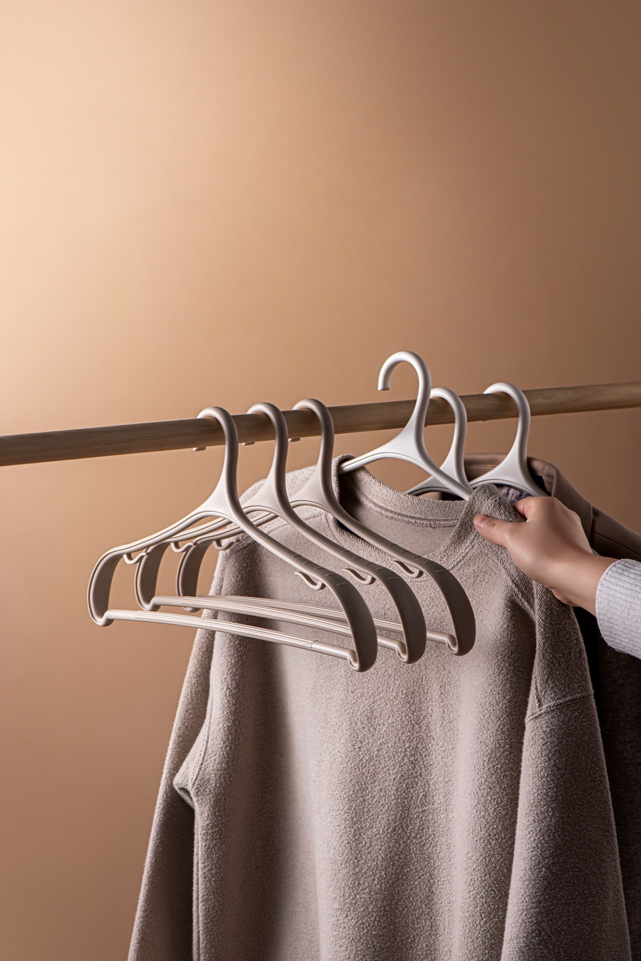 ZS-PH-003 Heavy-Duty Plastic Suit Hanger